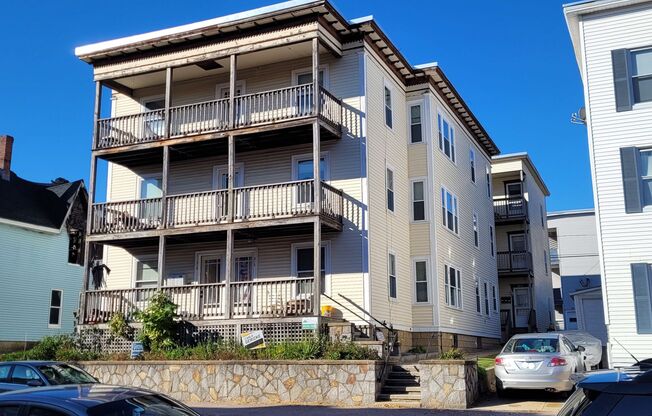 $1600 - 2 Bed / 1 Bath Apartment in West Manchester's Rimmon Heights with Coin-Op Laundry On-Site