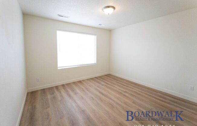 3 beds, 1 bath, 1,250 sqft, $1,375, Unit 328 E Main St #8