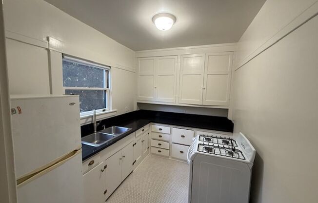1400  Fremont