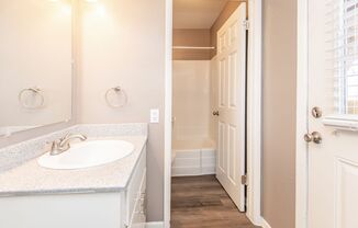 1 bed, 1 bath, 470 sqft, $749