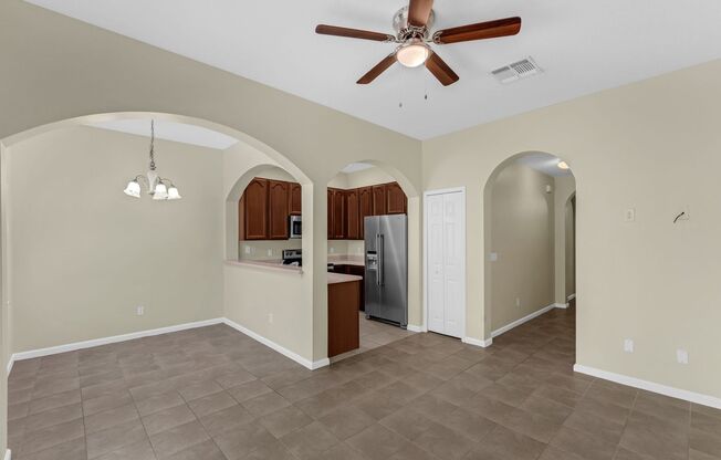 Beautiful 3 Bedrooms & 2.5 Baths Townhome in Moss Park