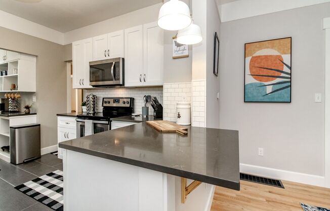 3 beds, 1.5 baths, $3,200