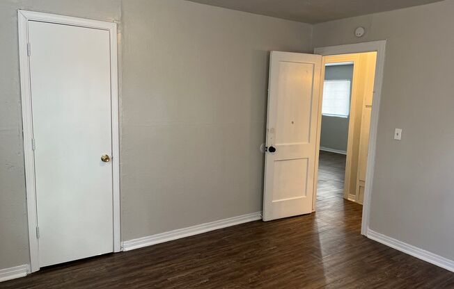 3 beds, 1 bath, $875