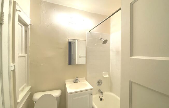 Studio, 1 bath, $800, Unit 309