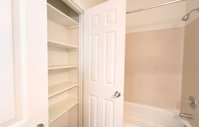 1 bed, 1 bath, 320 sqft, $1,325, Unit 1428-104