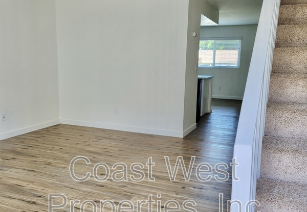 1178 CYPRESS AVE