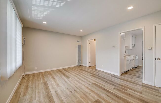 Studio, 1 bath, 595 sqft, $1,598, Unit 22