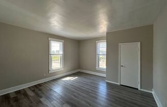 2 beds, 1 bath, $800, Unit Unit B