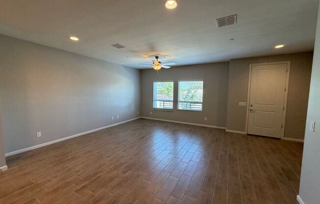 3 beds, 2.5 baths, $2,195, Unit # 22
