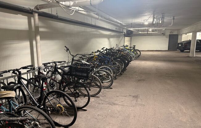 Studio, 1 bath, 327 sqft, $1,149, Unit 2130-98