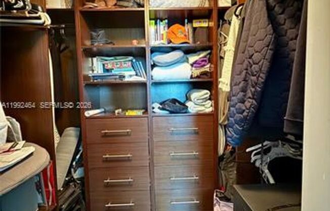 2 beds, 2 baths, 1,123 sqft, $4,650, Unit 55 SE 6th St # 3302