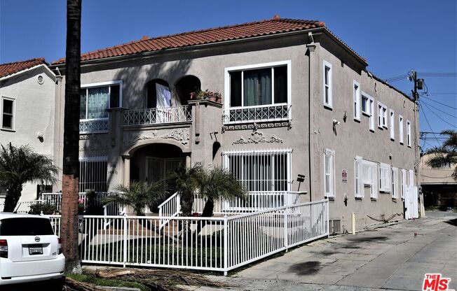 1408 2 AVE