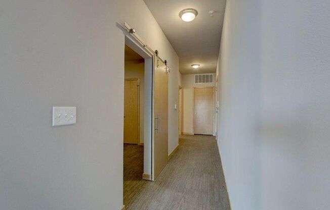 1 bed, 1 bath, 592 sqft, $1,725, Unit 518
