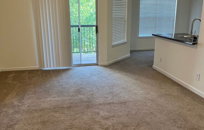 1 bed, 1 bath, 858 sqft, $1,550, Unit 515