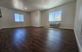 1 bed, 1 bath, $1,300, Unit 202