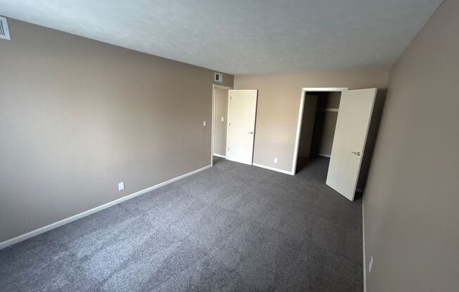 2 beds, 1 bath, 900 sqft, $969, Unit 107