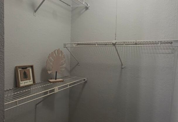 Studio, 1 bath, 424 sqft, $899, Unit 0819