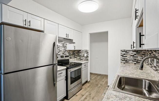 2 beds, 1 bath, 1,014 sqft, $2,135, Unit 98