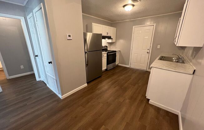 2 beds, 1 bath, $900, Unit 426A