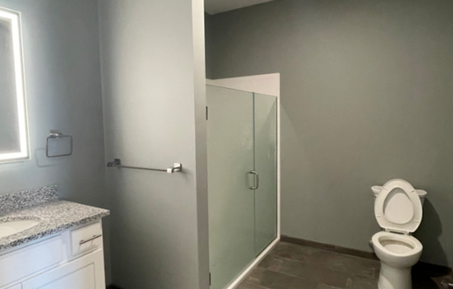 2 beds, 2 baths, 1,300 sqft, $2,375, Unit 600-404