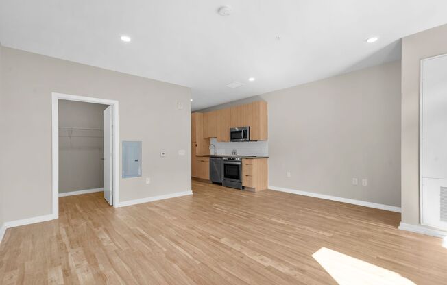 Studio, 1 bath, 548 sqft, $1,810, Unit 730