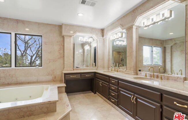 5 beds, 6 baths, 5,290 sqft, $12,000