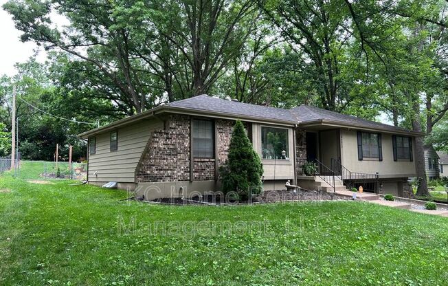 4225 GRAND AVE