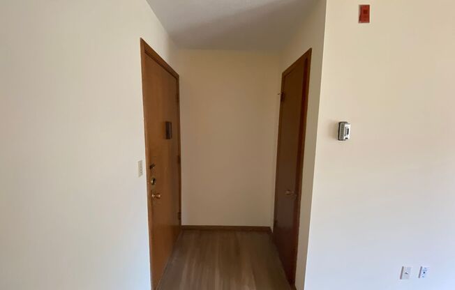 2 beds, 1 bath, 980 sqft, $1,475, Unit 7307-014