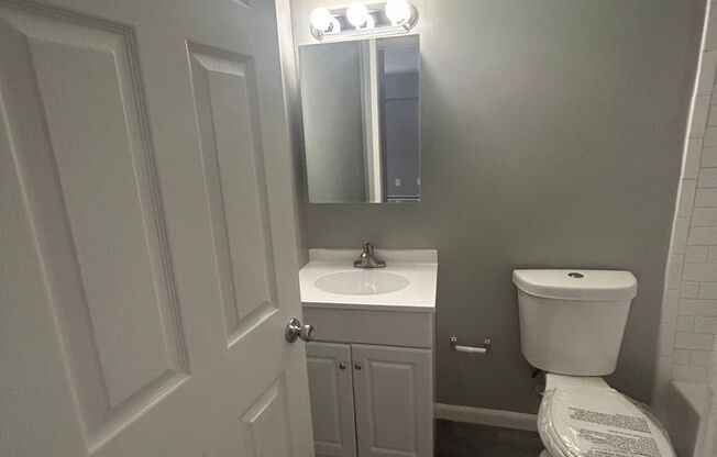 1 bed, 1 bath, 625 sqft, $1,325, Unit F02