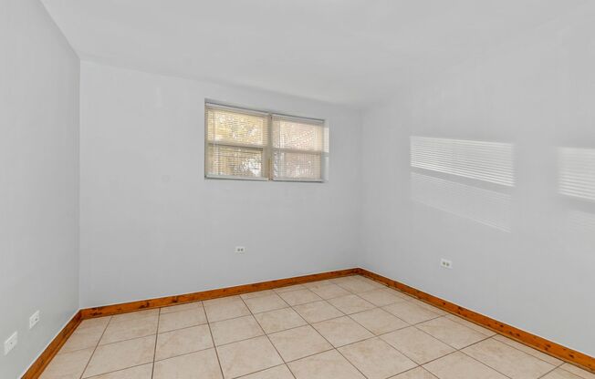 60th/Whipple (6001-05)