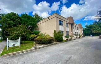 415 LAKEVIEW ST