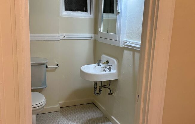 Studio, 1 bath, 430 sqft, $1,125, Unit 412