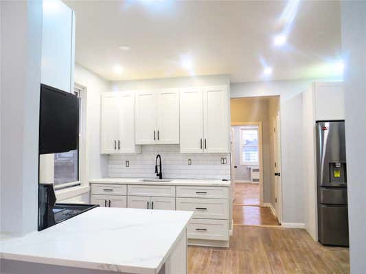 387 E 54 ST