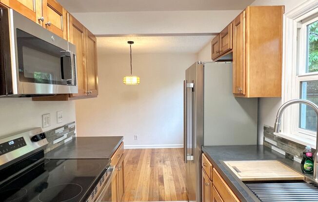 St Johns Single Family Home with Modern Amenities and Fully Fenced Backyard