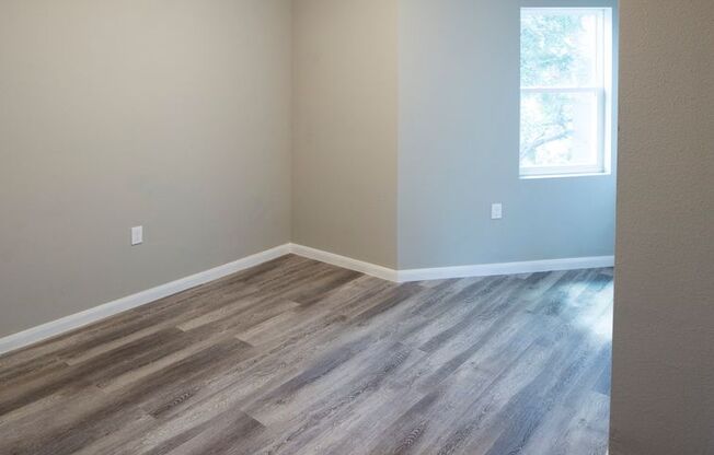 3 beds, 2 baths, $1,650, Unit 3/2