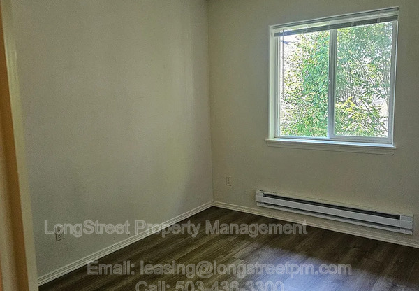 300 SE 148 AVE