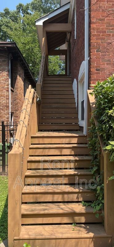 655 KENNESAW AVE