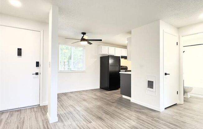 1 bed, 1 bath, 592 sqft, $1,295, Unit 85