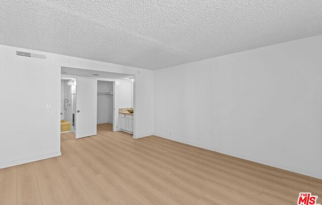 2 beds, 2 baths, 1,340 sqft, $4,500, Unit 603