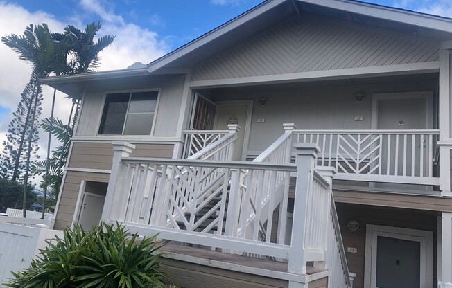 Northpointe - 2 bedroom, 2 bath, 2 pkg  upst townhouse in Mililani Mauka!