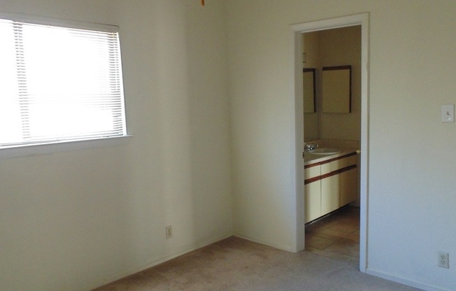 2 beds, 1 bath, $1,700