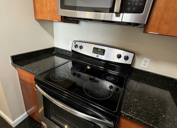 1 bed, 1 bath, 663 sqft, $3,600, Unit 1808