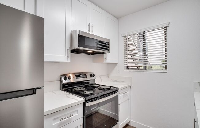 1 bed, 1 bath, 700 sqft, $2,195, Unit 13