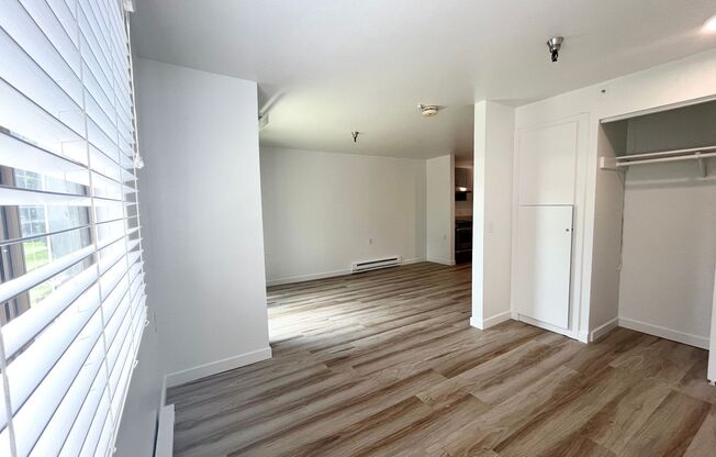 Studio, 1 bath, 480 sqft, $1,565, Unit 130