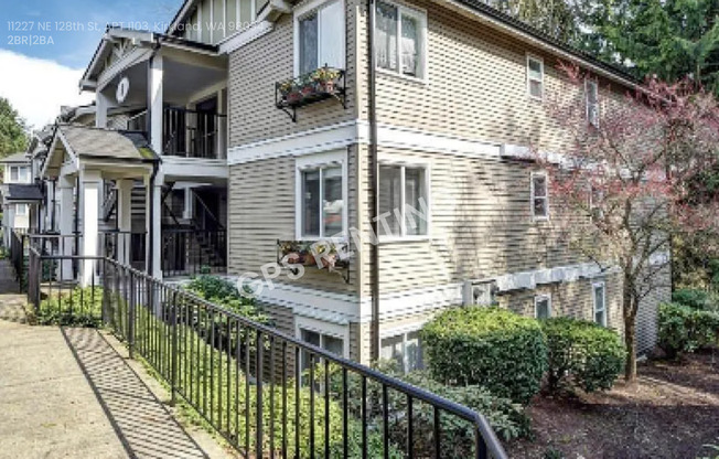 11227 NE 128th St Apt I-301