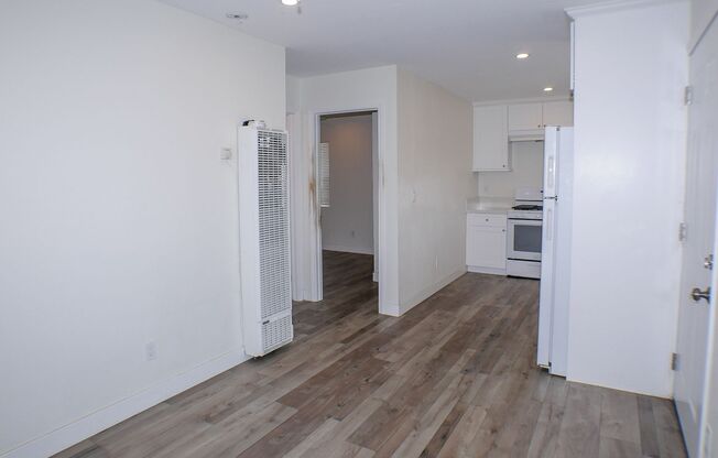 2 beds, 1 bath, $2,350