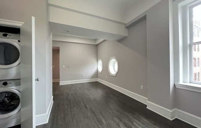 1 bed, 1 bath, 555 sqft, $1,550, Unit 202