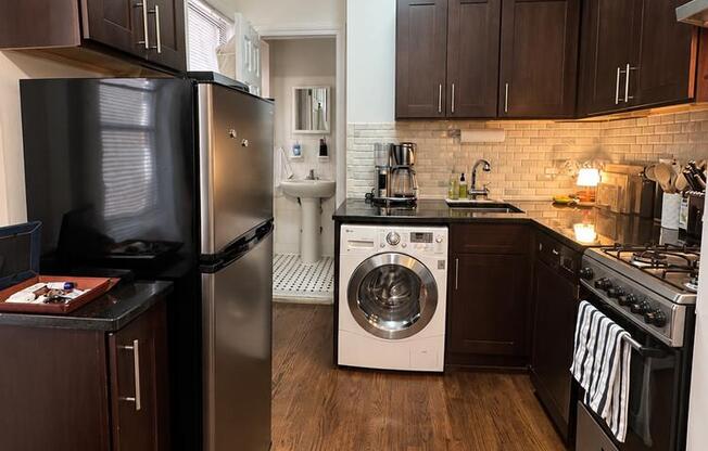 338 E 65 ST