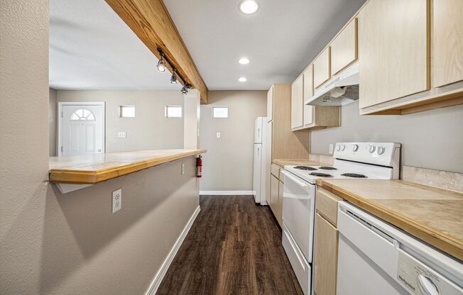 831 W. 25th St