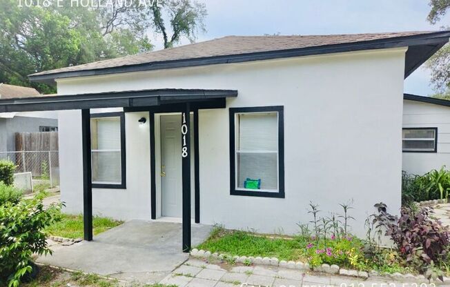 1018 E HOLLAND AVE
